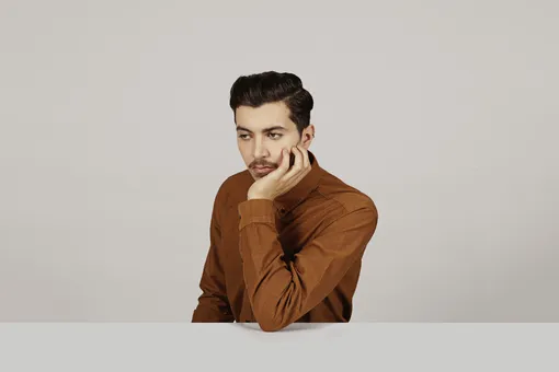 «Просто сидеть и ничего не делать»: что такое «равдоггинг» — тренд TikTok, спасающий зумеров «Просто сидеть и ничего не делать»: что такое «равдоггинг» — тренд TikTok, спасающий зумеров