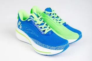 Для активного отдыха и стильных образов: 10 моделей кроссовок, на которые стоит обратить внимание в 2026 году