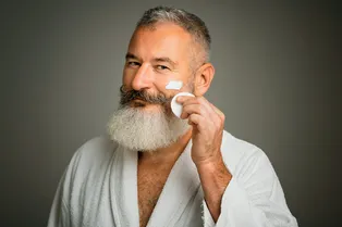 Почему лицо стареет быстрее тела и как замедлить этот процесс Почему лицо стареет быстрее тела и как замедлить этот процесс