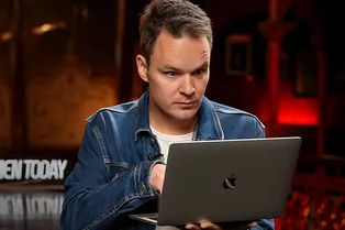 Нужно ли бояться слежки через веб-камеру? Объясним за 2 минуты!