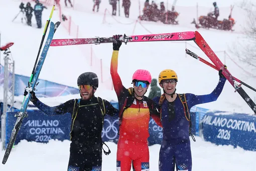 Медалисты Игр-2026 Никита Филиппов, Ориоль Кардона Колл и Тибо Ансельме после завершения соревнования