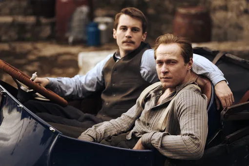 «Это история не про машины, а про людей»: Янковский и Борисов о «Битве моторов», масштабных съемках и любви к гонкам «Это история не про машины, а про людей»: Янковский и Борисов о «Битве моторов», масштабных съемках и любви к гонкам