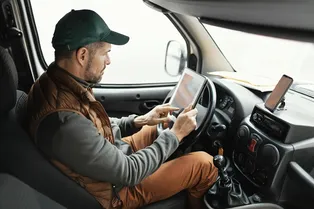 Новый утильсбор, штраф за шины и налоги: шесть главных изменений с 1 декабря, которые коснутся каждого водителя