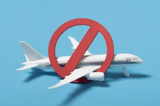 Миллионы россиян столкнулись с рекордными задержками авиарейсов: в 2025 году задерживался каждый восьмой вылет