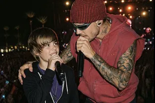 «Ленивое» выступление на Coachella, Билли Айлиш и груз старых травм: почему все снова без ума от Джастина Бибера