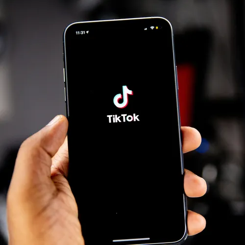 Школьникам ограничат TikTok: только 2 часа в день и никаких исключений