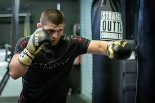 «С Хабибом было не очень тяжело спарринговаться»: российский боец рассказал о поединках с Нурмагомедовым «С Хабибом было не очень тяжело спарринговаться»: российский боец рассказал о поединках с Нурмагомедовым