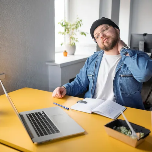 Новый тренд удаленщиков в TikTok: он помогает работать вдвое быстрее