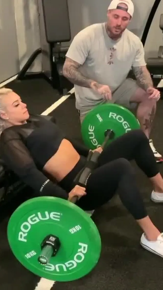 Нажми и смотри