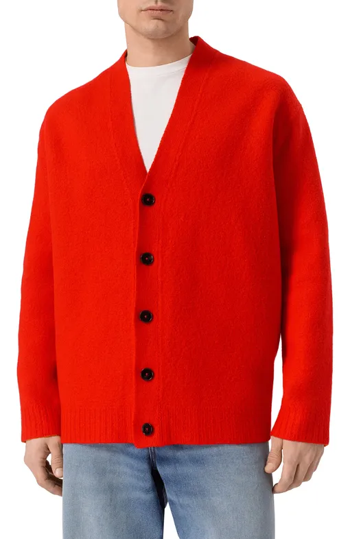 Jil Sander, 141 500 руб. Красный цвет в мужском гардеробе