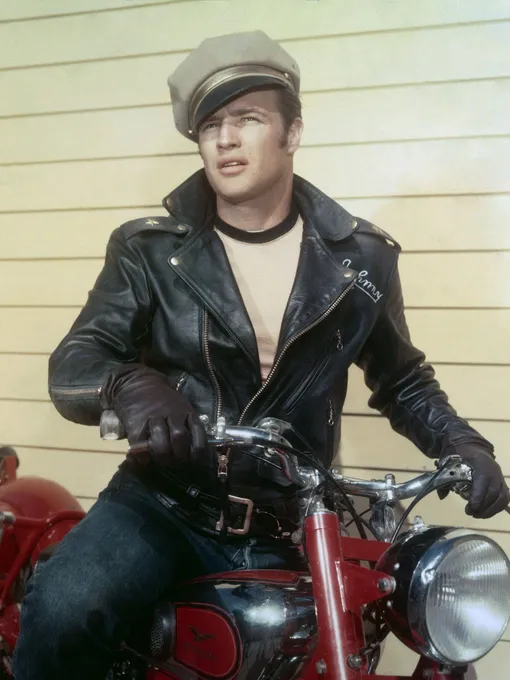 Марлон Брандо в фильме «Дикарь» (1953)