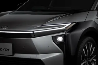 Интересная автомобильная статистика: рекорд Toyota, спорная победа электричек в Европе и самые популярные модели в Китае