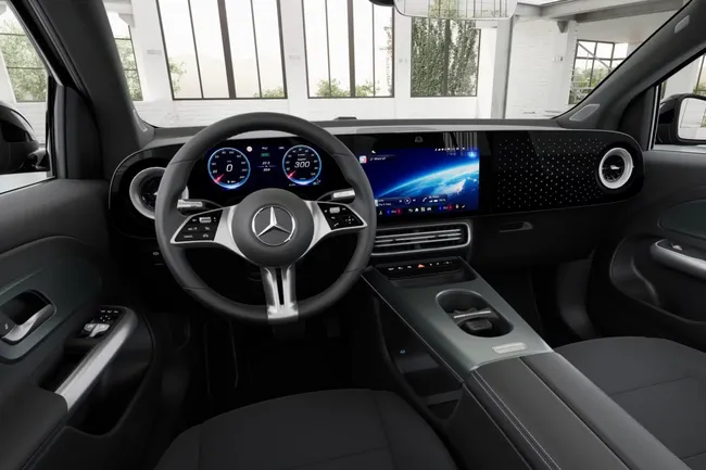 Дешевый салон новой модели Mercedes шокировал прессу