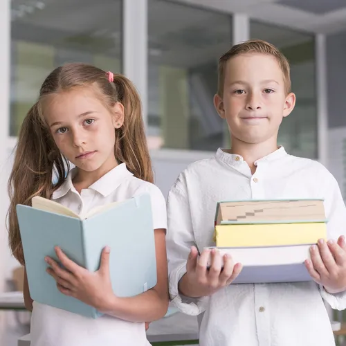 Никаких уроков летом: Минпросвещения опровергло слухи о введении пятой четверти