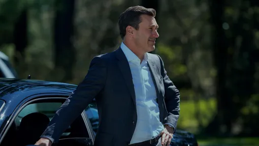 Кадр из сериала «Друзья и соседи», 2025 г.