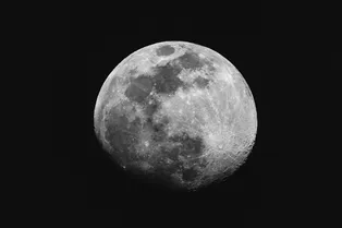 NASA скрывает базу пришельцев на Луне? В рассекреченных документах нашли загадочную запись NASA скрывает базу пришельцев на Луне? В рассекреченных документах нашли загадочную запись