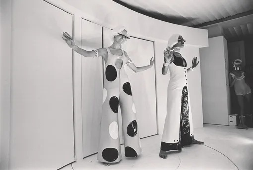 Courrèges, 1970 г. Courrèges, 1970 г.