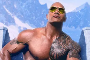 Как накачать огромные плечи, как у «Скалы»: звездный тренер раскрыл важные нюансы