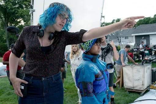 Джейн Шенбрун на съёмочной площадке фильма «Я видел свет телевизора» (2024) Джейн Шенбрун на съёмочной площадке фильма «Я видел свет телевизора» (2024)