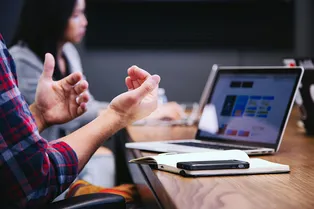 Эпоха нетворкинга подходит к концу? Профессор назвала новый ключ к успеху