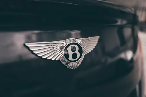 Секретный электрокар Bentley впервые попал на фото: что известно о «младшем брате» Bentayga