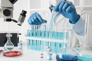 Ученые назвали симптомы лямбда-штамма COVID-19 Ученые назвали симптомы лямбда-штамма COVID-19