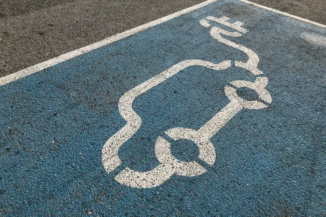 В России резко вырос спрос на электрокары: продажи растут, но есть проблемы