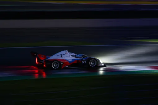 До финиша дошли 12 из 14 экипажей: как прошла первая 12-часовая гонка на Moscow Raceway До финиша дошли 12 из 14 экипажей: как прошла первая 12-часовая гонка на Moscow Raceway