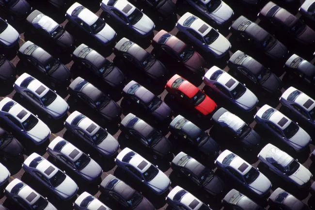 Аттракцион невиданной щедрости: почему свежие иномарки продают по цене велосипеда