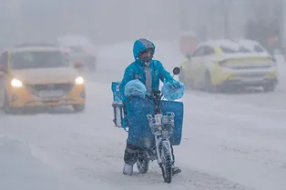 В Москве установлен абсолютный рекорд: сугробы в столице достигли 80 сантиметров В Москве установлен абсолютный рекорд: сугробы в столице достигли 80 сантиметров