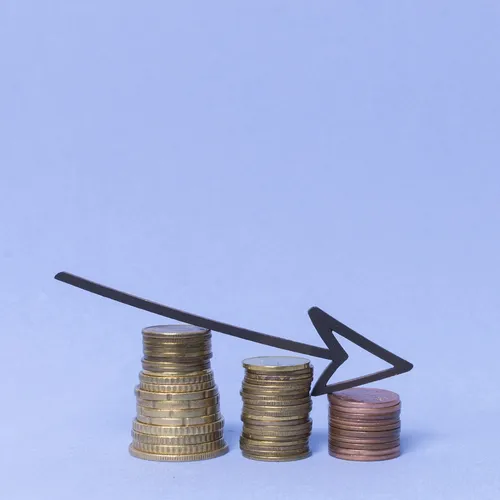 Ставка опять снижена, экономическая активность замедляется: ЦБ заявил о завершении «гонки зарплат»