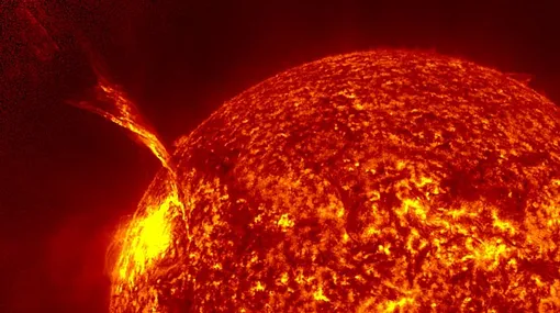 Солнечная вспышка M5.7 от 10 мая 2026 года