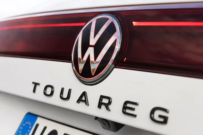 Легенда возвращается: Volkswagen анонсировал новый Touareg