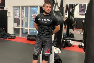 «Откровенно говоря, рефери спас ему жизнь»: Хабиб Нурмагомедов рассказал о бое с Макгрегором