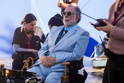 Фрэнсис Форд Коппола на съёмочной площадке «Мегалополиса»