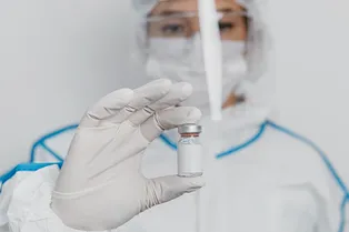 В гражданский оборот поступила вакцина «Спутник Лайт» — «облегченная» версия «Спутника V»