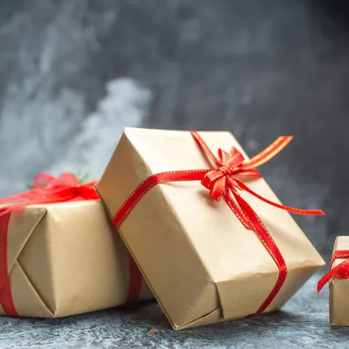 Что купить на 23 февраля: идеи для стильных и красивых подарков