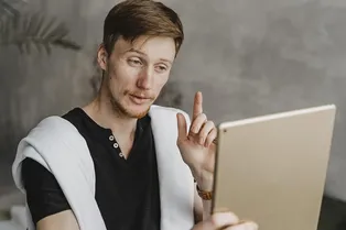 Россияне смогут пожаловаться на просьбы выключить VPN: на «Госуслугах» появится специальная кнопка