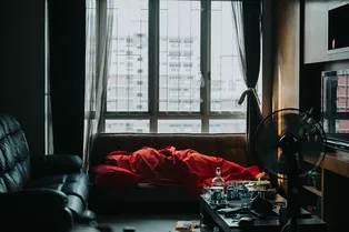 Какие вещи в спальне могут вызвать бессонницу: проверьте вашу комнату