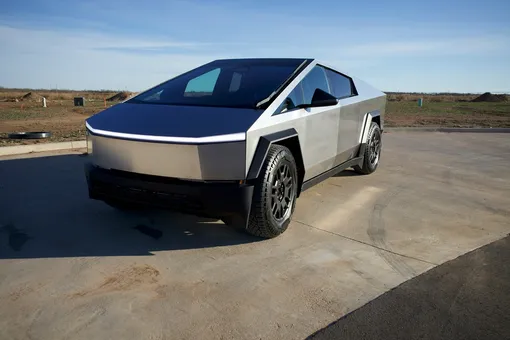 Tesla закрыла производство самого дешевого Cybertruck: его продажи провалились Tesla закрыла производство самого дешевого Cybertruck: его продажи провалились