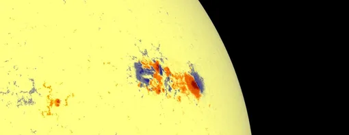 Область 4366 на Солнце обновила рекорд XXI века по числу сильных вспышек