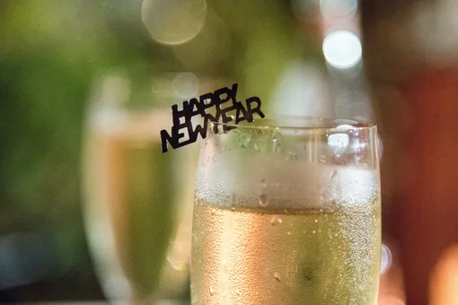 «Сухой закон» возвращается: россияне могут остаться без алкоголя на все новогодние праздники