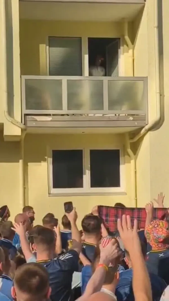 Нажми и смотри