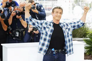 «Если не чувствуешь себя сильным, это влияет на все»: 76-летний Сталлоне объяснил, почему каждый мужчина должен качаться