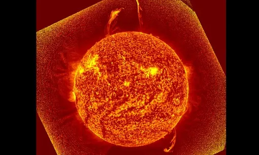 Выброс протуберанцев на Солнце 21 апреля 2026 года