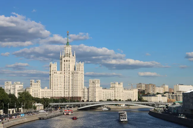 Синоптики рассказали, какой будет погода в Москве летом: нас ждет период неустойчивости