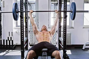 Как правильно прокачивать грудь: полный гид