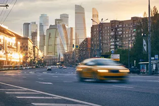 Такси подорожает, полстраны останется без водителей: как закон о локализации ударит по россиянам