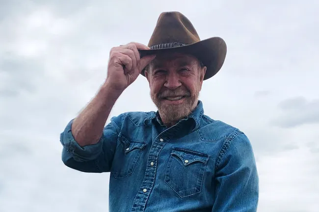 Чак Норрис умер в возрасте 86 лет: 5 фактов о звезде боевиков и мастере карате