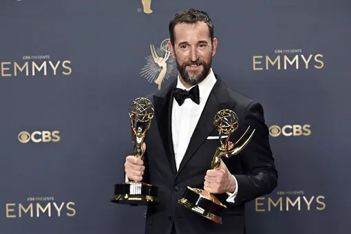 Кто такой Ноа Уайли, который стал «лучшим актером драматического сериала» в 2025 году?
